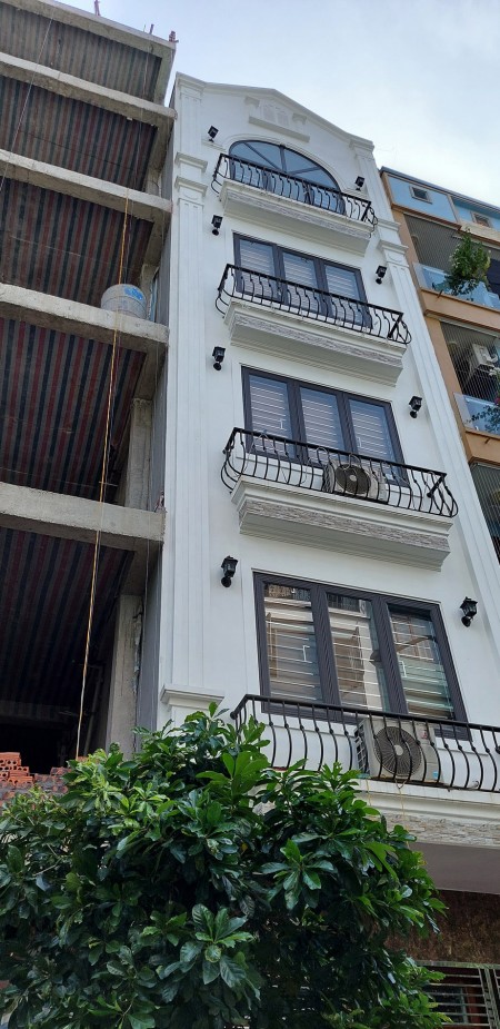 Bán nhà Mặt Phố Văn Phú, Hà Đông diện tích 40m2 5 tầng mặt tiền 4.6m giá bán 8.25 tỷ