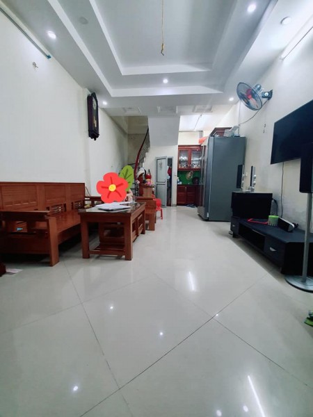 Bán nhà Bùi Xương Trạch, Thanh Xuân 20m ô tô, tặng nội thất, 5 tầng 31m2 giá 3.3 tỷ