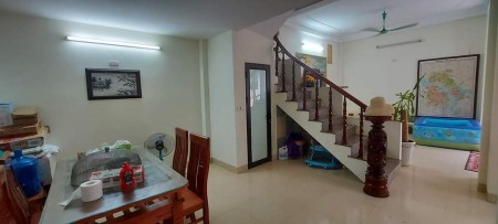 Bán nhà nguyên căn đẹp mê ly ở luôn, ngũ hiệp ngõ thông thoáng khu dân tí cao giá 2 tỷ