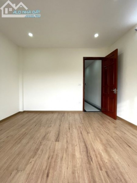 Bán nhà nguyên căn vào ở được ngay, tặng toàn bộ nội thất, giá bán 3.4 tỷ, sổ sẵn