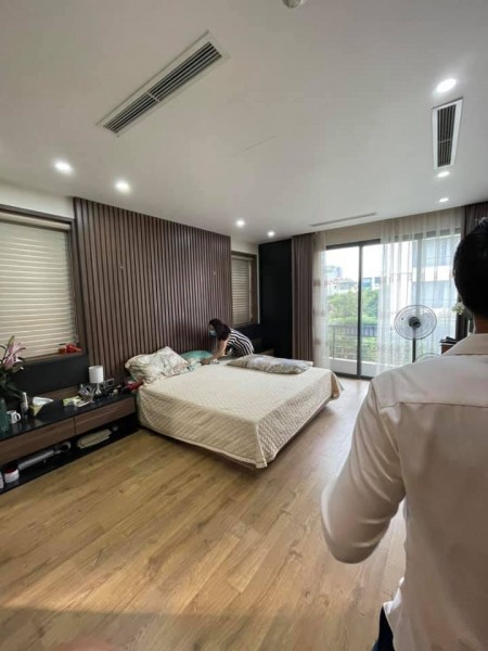 Biệt thự Pandora căn góc, vườn hoa tiện tích đủ, kiến trúc Singapore, có thang máy, Quận Thanh Xuân
