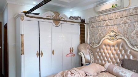 View cầu Vĩnh Tuy, Thang máy, lô góc! Nhà phố Trạm, Long Biên, 40m, 6 tầng, giá bán 4.8 tỷ