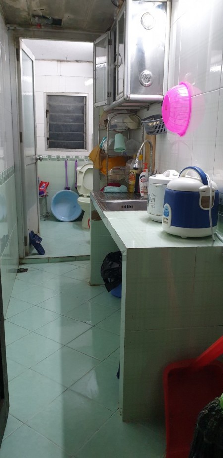 Cho thuê căn hộ khu C11 Tập thể Kim Liên diện tích 40m2, ban công, gió mát