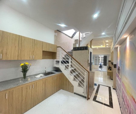 Bán Nhà Hẻm 82 Đinh Tiên Hoàng, Bình Thạnh, Giá Rẻ, 43m2, 1T 1L, 3 PN