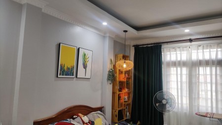 Cần bán nhà nguyên căn trung tâm Quận Đống Đa đúc kiên cố 6 tầng bê tông cốt thép