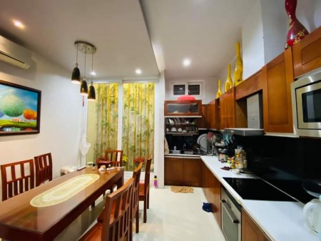 Chính chủ cần bán nhà nguyên căn Kim Mã Thượng Ba Đình, diện tích 45m2, 4 tầng giá 4.9 tỷ