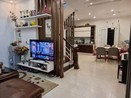 Cần tìm chủ cho căn diện tích sử dụng 40m2 nguyên căn còn mới, kiến trúc nhà đẹp, thông thoáng