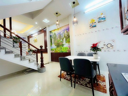 Nhà bán oto tránh diện tích sử dụng 83m2 Quận 10 giá 9,5 tỷ thương lượng lh 0978085762