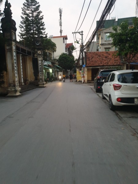 Bán nhà đối diện cổng Chùa lớn ở Lĩnh Nam, Hoàng Mai chủ nhà thân thiện 0975171911