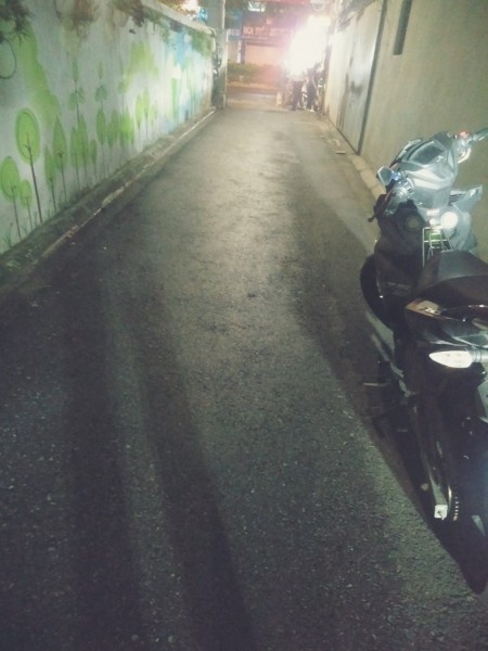 Cần bán nhà Nguyễn Văn Cừ trung tâm Long Biên dtsd 36m2 3 tầng giá 2,7 tỷ sổ vuông đét