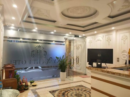 Khách sạn Cổ Linh diện tích sử dụng 108m2, 8 tầng, giá bán 34 tỷ mặt tiền lớn, doanh thu lớn