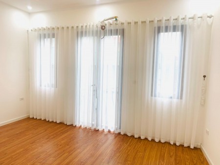 Bán nhà mới đẹp thang máy, gần phố ô tô dtsd 47m2, 6 tầng, giá 7x tỷ Ngọc Thuỵ, Long Biên