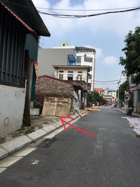Bán đất mặt tiền diện tích 99.5m2, trục chính kinh doanh làng ven cầu Nhật Tân Đông Anh