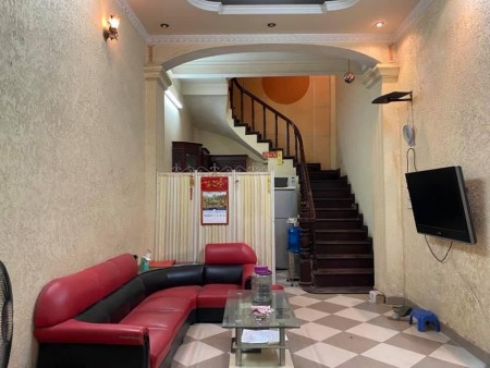 Bán nhà Hoàng Hoa Thám, diện tích sử dụng 40m2, 4 tầng, 5.1 tỷ ô tô, kinh doanh hiếm