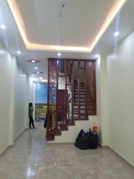Bán nhà đường Bát Khối giá bán 2.1 tỷ, diện tích sử dụng 30m2, 4 tầng, lh 0904503658