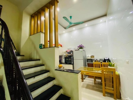 Trung tâm Ngã Tư Sở dt 50m2 phân lô nhà đẹp 2 thoáng gara ô tô kinh doanh đỉnh, giá 7.9 tỷ