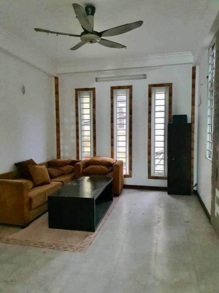 Bán nhà nguyên căn mặt phố Đức Giang, căn góc diện 112m2, giá bán 16 tỷ, sổ đỏ có sẵn