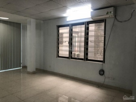 Cho thuê mặt bằng làm văn phòng tại Đường Nguyễn Văn Huyên diện tích 70m2, tiện ích đủ