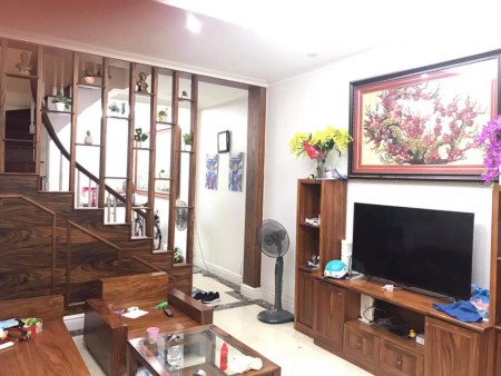 Giảm giá Covid! Bán nhà to đẹp 56m Giải Phóng Hoàng Mai MT rộng lô góc an sinh đỉnh 4.5 tỷ