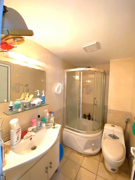 Bán nhà ô tô tránh trước cổng nhà đẹp ở ngay, tặng nội thất cơ bản, 5 tầng đúc, 6 pn