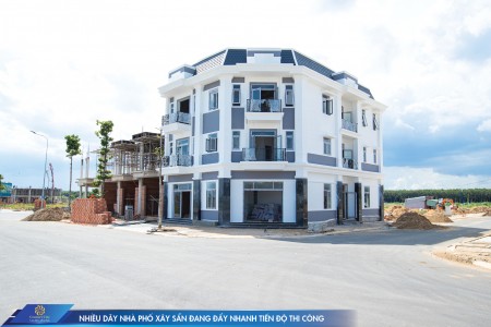 Bán căn shophose 1 trệt, 2 lầu tại Long Thành, mặt tiền đường ĐT 769, ngân hàng hỗ trợ vay 70 % giá trị