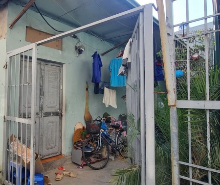 Nhà nguyên căn cấp 4 khu Phúc Lợi Quận Long biên, dt 100m2, mt 7.2m, giá chỉ hơn 3 tỷ