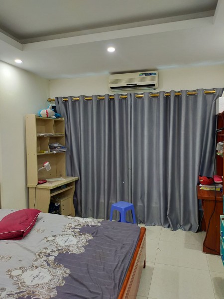 Bán nhà Gia Thượng Long Biên, nhà đẹp ở ngay ô tô đậu cửa diện tích 38m2, mt 4m, giá chỉ 2.5 tỷ