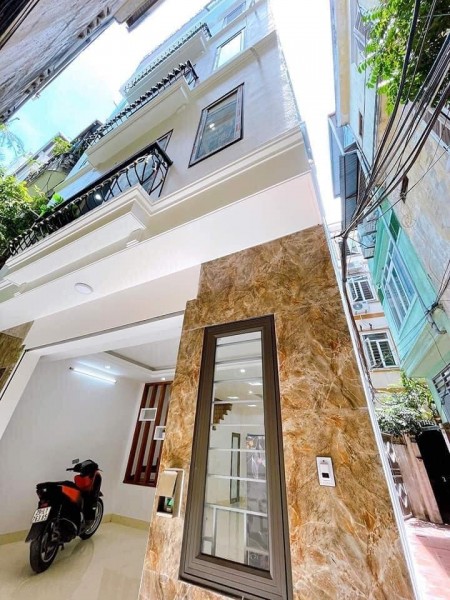 Bán nhà nguyên căn Đại Từ Quận Hoàng Mai còn thơm mùi nhà mới khu dân trí cao, tiện ích đủ