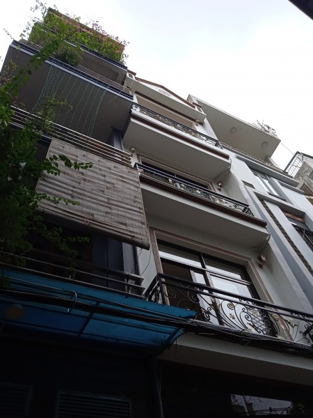 Mặt phố Vương thừa Vũ đúc kiên cố 5 tầng diện tích sử dụng 40m2, giá bán 7 tỷ