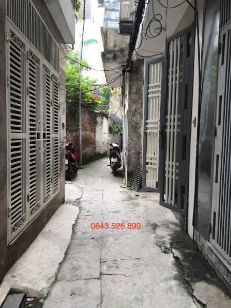 Bán đất tặng nhà phố Trương Định, gần phố ngõ thoáng, diện tích 36m2 nhỉnh 2 tỷ, lhcc