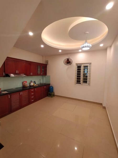 Bán nhà Tây Hồ, phố Lạc Long Quân dtsd 43m2 5 tầng mt 4m thoáng trước sau 5.7 Tỷ