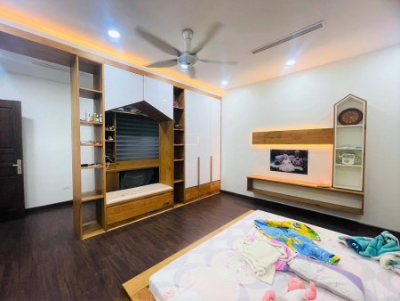 Bán gấp Biệt thự phố Cầu Giấy, KĐT Yên Hòa, lô góc, View Công viên. 120m2 4T MT 11m 28 tỷ
