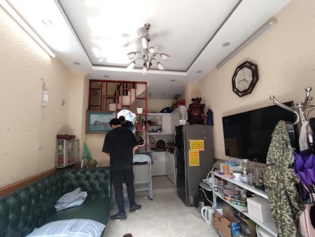 Bán nhà Phố Tân Mai, Hoàng Mai diện tích 22m2, 5 tầng, ô tô, kinh doanh chỉ nhỉnh 1 tỷ