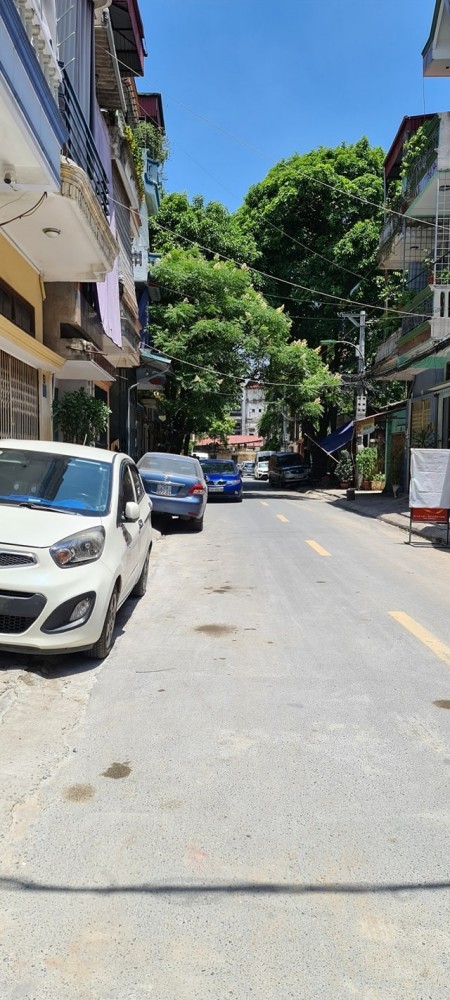Bán nhà trung tâm Quận Đống Đa ngõ to gần phố lớn, giá bán 1.95 tỷ, số đỏ chính chủ
