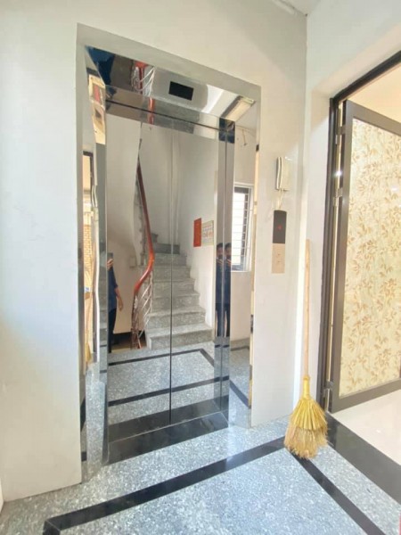 Bán nhà nguyên căn tự thiết kế 5 tầng, lô góc kinh doanh dt 59m2, giá 23.5 tỷ, lh 0978439490