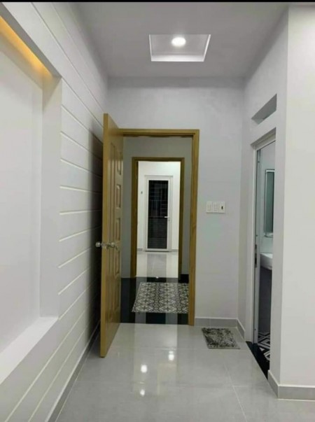 Bán nhà Trần Bình Trọng nhà hiếm giá tốt hẻm thẳng thông diện tích 15m2, giá 2 tỷ