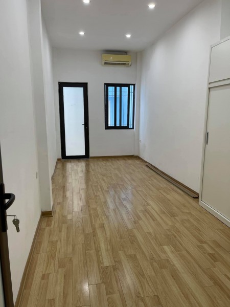 Bán Nhà Minh Khai nguyên căn vị trí không bị khuất, diện tích 30m2, 4 tầng, giá 2,55 tỷ