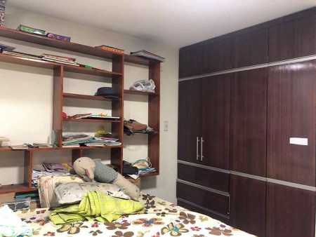 Bán gấp nhà Lạc Long Quân diện tích sử dụng 50m2 nhà mới ở ngay giá chỉ 3.9 tỷ, lhcc