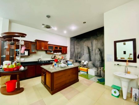 Mặt tiền phường 4 Quận Tân Bình siêu phẩm diện tích 117m2, đúc kiên cố chiều ngang hơn 5m