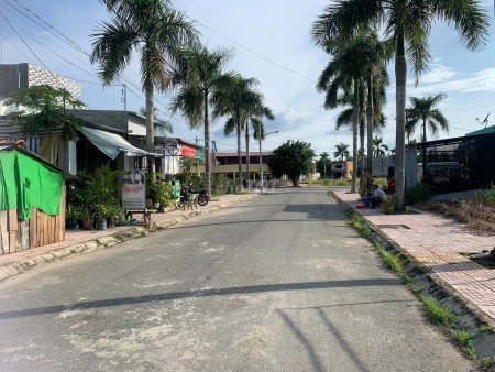 Đất lọt khe khu dân cư Cát Tường - Phú Thạnh khu dân cư, xe qua lại đông, lh 0379926018
