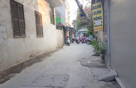 Bán Nhà Nguyễn Ngọc Vũ dtsd 38m2 2 mặt thoáng gần phố ô tô đỗ cổng lh Thiện 0334837326