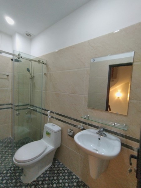 Bán Nhà Đường Cách Mạng Tháng 8, Tân Bình, 5 Tầng, dtsd 36m2, giá bán 5 tỷ 7, lhcc