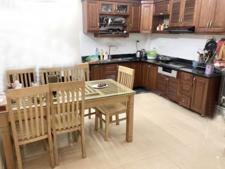 Bán nhanh nhà Cầu Giấy 4 tầng diện tích 70m2, hai mặt tiền, 5 tỷ hơn tý có thương lượng