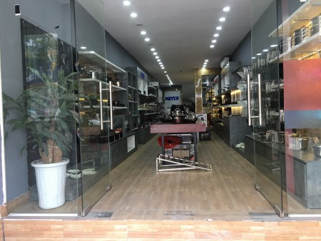 Chính chủ cho thuê cửa hàng tại 141 Nguyễn Lương Bằng, Đống Đa DT 100m2 Giá 22tr/th LH 0352316058