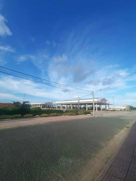 Đất nền chợ mới Thạnh Phú, Bến Tre, giá tốt đầu tư chỉ 12 triệu/m2, sổ sẵn chính chủ