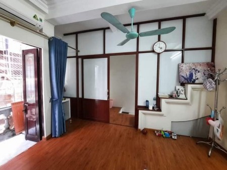Bán nhà nguyên căn cạnh công viên Hòa Bình, chủ nhà BS về hưu giá chất 40m, giá 3.4 tỷ
