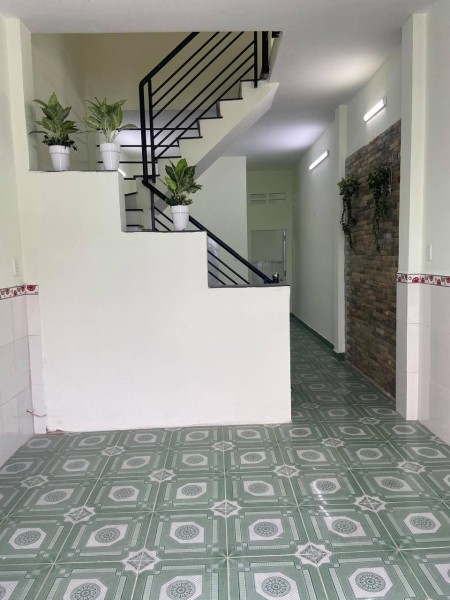 Bán Nhà Gò Vấp, hẻm xe hơi diện tích sử dụng 45m2, đúc kiên cố 2 tầng, 4PN, Giá Rẻ.