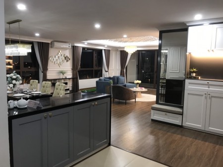 Cần bán căn 3 ngủ chung cư Udic Westlake Tây Hồ, Hướng đông nam liên hệ 0354501409