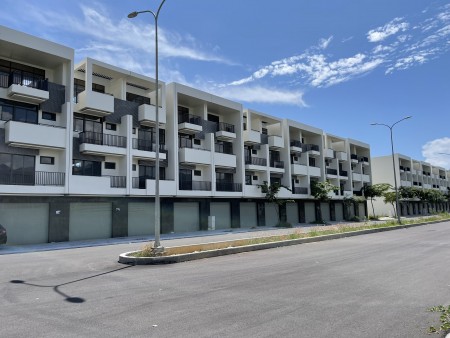 Shophouse VCN Nha Trang tiện ích đủ giáp sông kề biển pháp lí chính chủ, bàn giao ngay
