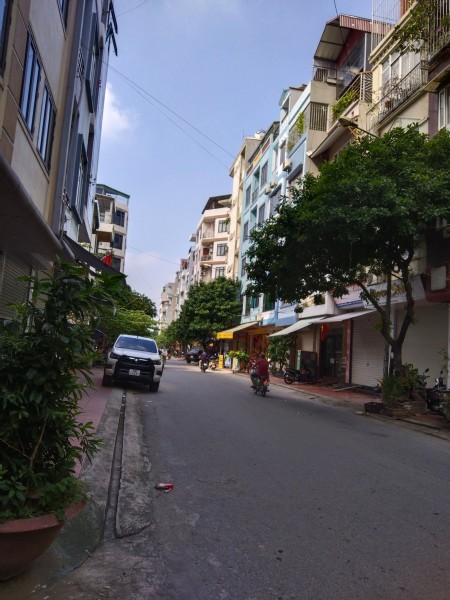 Bán gấp đất nền ô tô đỗ cửa đường trước nhà 4-5 ngõ nông 40m phố Ngô Thị Nhậm
